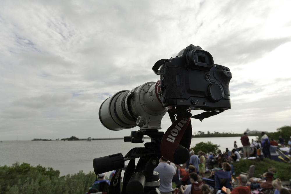 IMAGE: http://www.guvmentcheese.com/jd0gg/photos/atlaunch/1137-9858.jpg