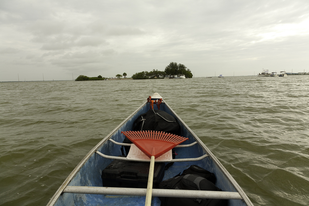 IMAGE: http://www.guvmentcheese.com/jd0gg/photos/atlaunch/1137-9897.jpg