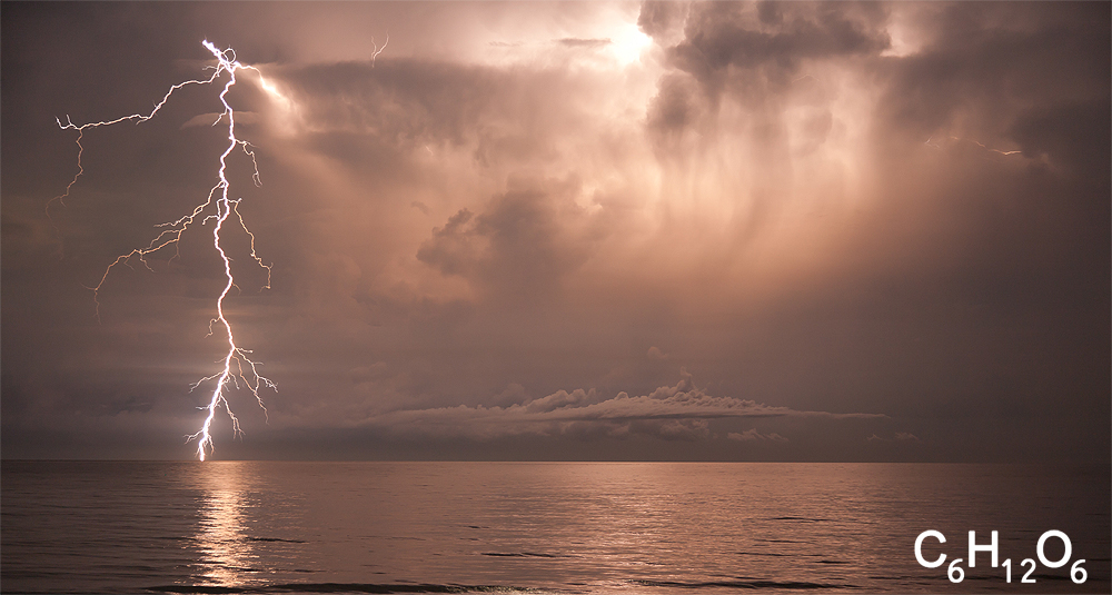 IMAGE: http://www.guvmentcheese.com/jd0gg/photos/lightning/1137-1212crops.jpg